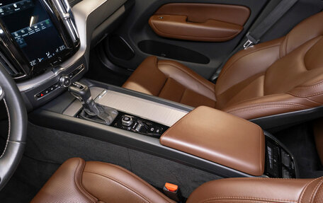 Volvo XC60 II, 2019 год, 3 140 000 рублей, 21 фотография