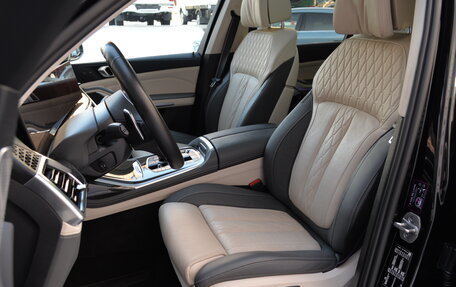 BMW X7, 2023 год, 21 000 000 рублей, 25 фотография