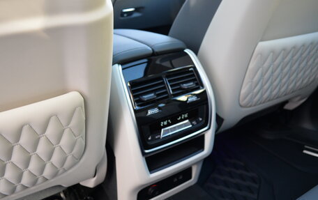 BMW X7, 2023 год, 21 000 000 рублей, 28 фотография