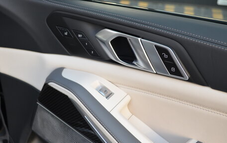 BMW X7, 2023 год, 21 000 000 рублей, 32 фотография