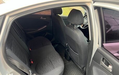 Hyundai Solaris II рестайлинг, 2015 год, 945 000 рублей, 10 фотография