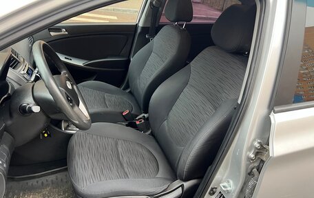 Hyundai Solaris II рестайлинг, 2015 год, 945 000 рублей, 8 фотография