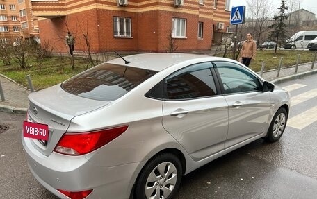Hyundai Solaris II рестайлинг, 2015 год, 945 000 рублей, 5 фотография