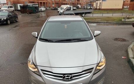 Hyundai Solaris II рестайлинг, 2015 год, 945 000 рублей, 2 фотография