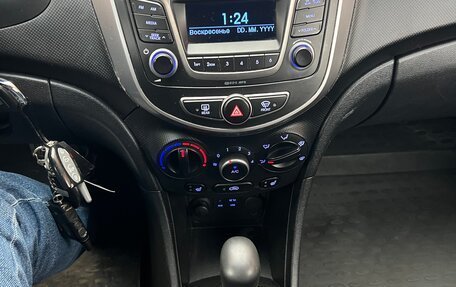 Hyundai Solaris II рестайлинг, 2015 год, 945 000 рублей, 14 фотография