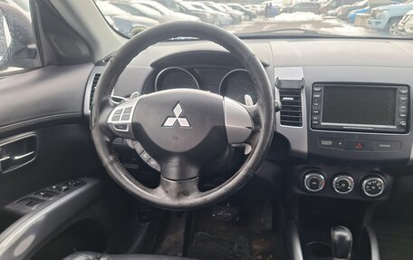 Mitsubishi Outlander III рестайлинг 3, 2011 год, 999 000 рублей, 10 фотография