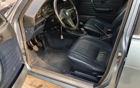 BMW 5 серия, 1987 год, 930 000 рублей, 9 фотография