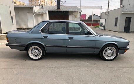 BMW 5 серия, 1987 год, 930 000 рублей, 8 фотография