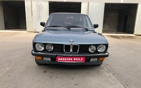 BMW 5 серия, 1987 год, 930 000 рублей, 1 фотография