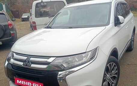 Mitsubishi Outlander III рестайлинг 3, 2018 год, 1 650 000 рублей, 1 фотография