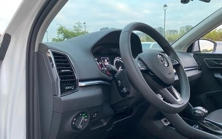 Skoda Karoq I, 2021 год, 2 150 000 рублей, 10 фотография