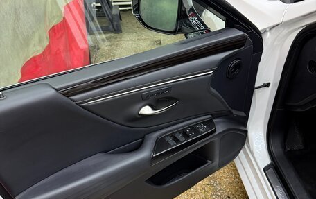 Lexus ES VII, 2018 год, 4 250 000 рублей, 20 фотография