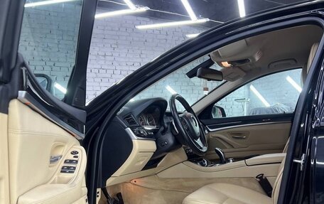 BMW 5 серия, 2010 год, 2 000 000 рублей, 2 фотография