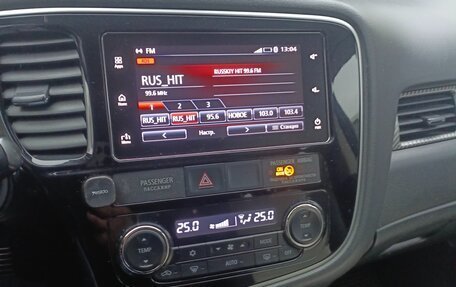 Mitsubishi Outlander III рестайлинг 3, 2018 год, 1 650 000 рублей, 5 фотография