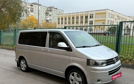 Volkswagen Multivan T5, 2011 год, 2 190 000 рублей, 1 фотография