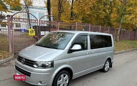 Volkswagen Multivan T5, 2011 год, 2 190 000 рублей, 2 фотография