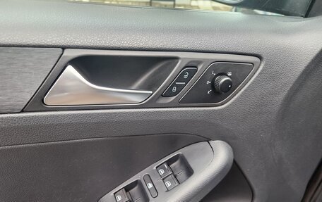 Volkswagen Jetta VI, 2011 год, 820 000 рублей, 6 фотография