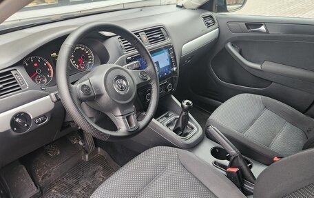 Volkswagen Jetta VI, 2011 год, 820 000 рублей, 7 фотография