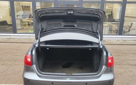 Volkswagen Jetta VI, 2011 год, 820 000 рублей, 15 фотография