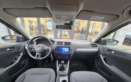 Volkswagen Jetta VI, 2011 год, 820 000 рублей, 18 фотография