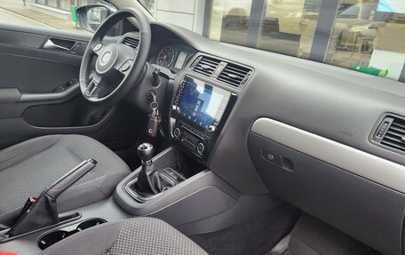 Volkswagen Jetta VI, 2011 год, 820 000 рублей, 20 фотография