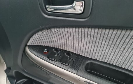 Honda Stream I рестайлинг, 2002 год, 399 000 рублей, 23 фотография