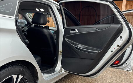 Hyundai Sonata VI, 2011 год, 980 000 рублей, 10 фотография