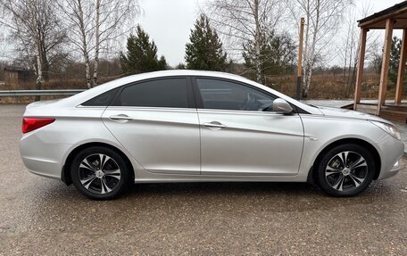 Hyundai Sonata VI, 2011 год, 980 000 рублей, 5 фотография