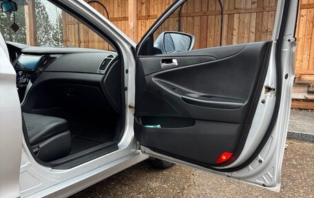 Hyundai Sonata VI, 2011 год, 980 000 рублей, 12 фотография