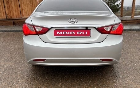 Hyundai Sonata VI, 2011 год, 980 000 рублей, 8 фотография