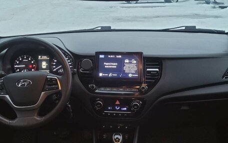 Hyundai Solaris II рестайлинг, 2021 год, 1 500 000 рублей, 10 фотография