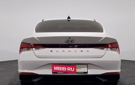Hyundai Elantra, 2021 год, 1 950 000 рублей, 5 фотография