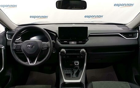 Toyota RAV4, 2024 год, 3 902 000 рублей, 5 фотография