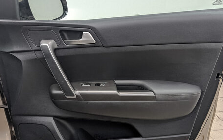 KIA Sportage IV рестайлинг, 2017 год, 2 200 000 рублей, 23 фотография