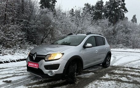 Renault Sandero II рестайлинг, 2018 год, 820 000 рублей, 1 фотография