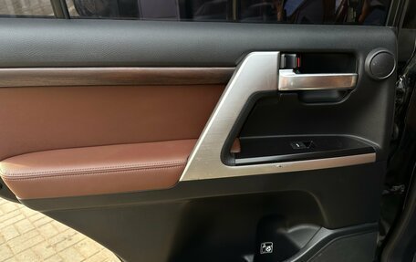 Toyota Land Cruiser 200, 2015 год, 4 900 000 рублей, 12 фотография