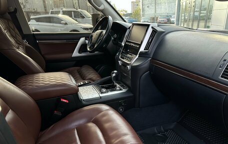 Toyota Land Cruiser 200, 2015 год, 4 900 000 рублей, 20 фотография