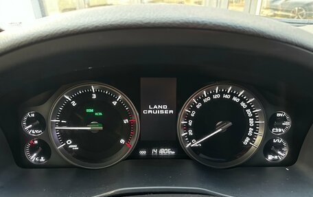 Toyota Land Cruiser 200, 2015 год, 4 900 000 рублей, 33 фотография