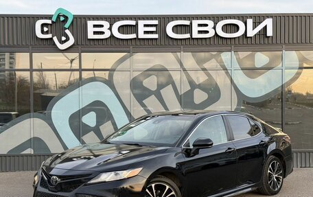 Toyota Camry, 2018 год, 2 450 000 рублей, 1 фотография