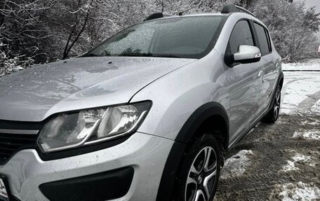 Renault Sandero II рестайлинг, 2018 год, 820 000 рублей, 2 фотография