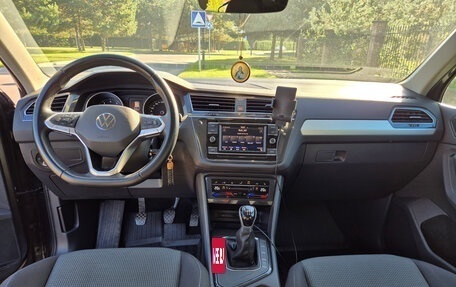 Volkswagen Tiguan II, 2021 год, 2 400 000 рублей, 5 фотография