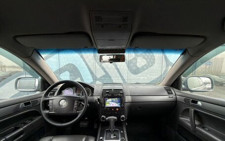 Volkswagen Touareg III, 2005 год, 865 000 рублей, 2 фотография