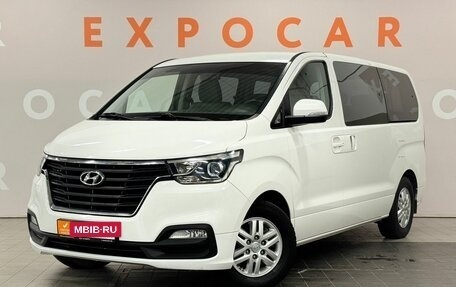 Hyundai H-1 II рестайлинг, 2018 год, 2 900 000 рублей, 3 фотография
