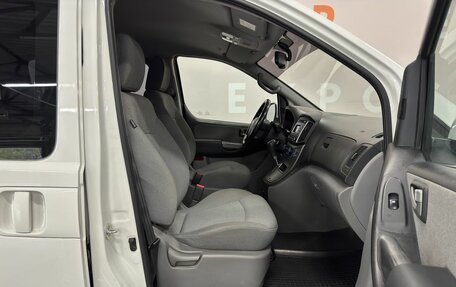Hyundai H-1 II рестайлинг, 2018 год, 2 900 000 рублей, 14 фотография