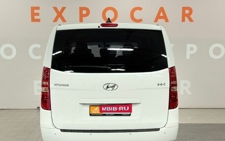 Hyundai H-1 II рестайлинг, 2018 год, 2 900 000 рублей, 6 фотография