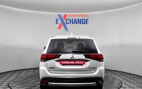 Mitsubishi Outlander III рестайлинг 3, 2017 год, 1 699 000 рублей, 5 фотография