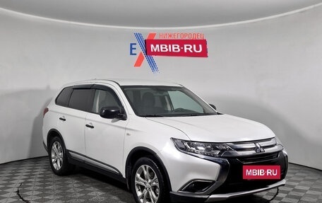 Mitsubishi Outlander III рестайлинг 3, 2017 год, 1 699 000 рублей, 2 фотография