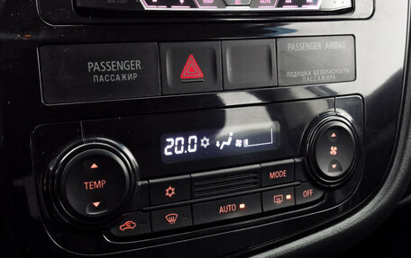 Mitsubishi Outlander III рестайлинг 3, 2017 год, 1 699 000 рублей, 15 фотография