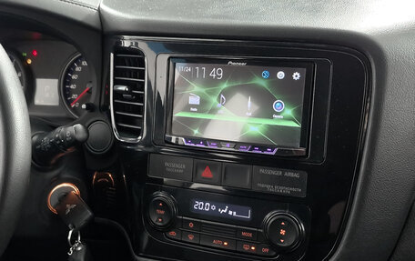 Mitsubishi Outlander III рестайлинг 3, 2017 год, 1 699 000 рублей, 14 фотография