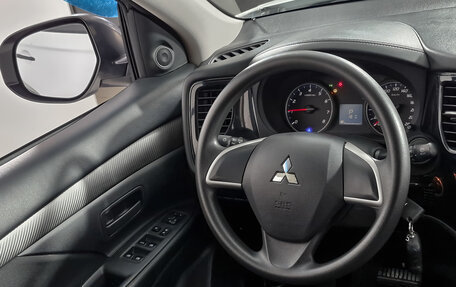 Mitsubishi Outlander III рестайлинг 3, 2017 год, 1 699 000 рублей, 17 фотография